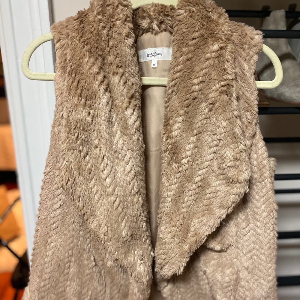 BEAUTIFUL FAUX FUR VEST